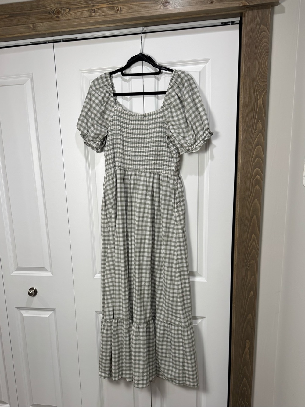 Universal Thread Green Maxi Dress - Picture 4 of 4